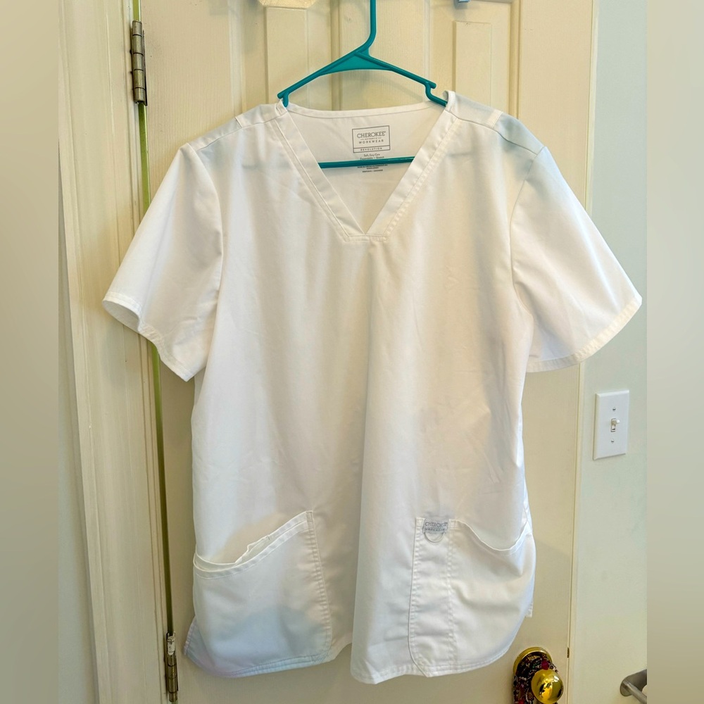 Women’s white size xl Cherokee scrub top